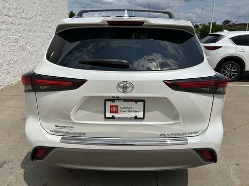 Certified 2024 Toyota Highlander Platinum AWD/4WD image 5