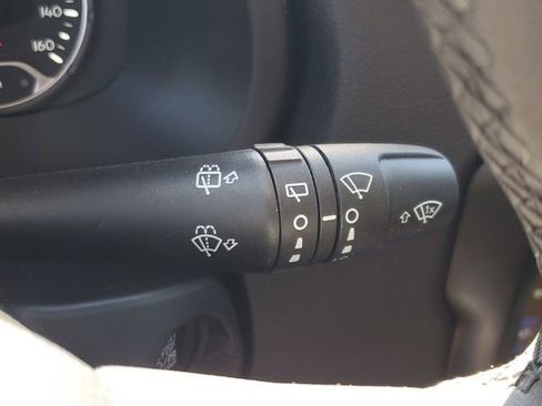 Used 2022 Jeep Renegade Latitude image 30