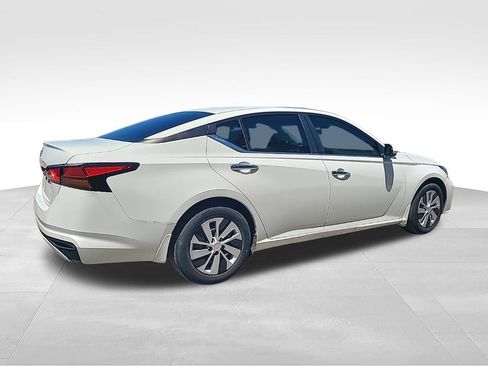 Used 2023 Nissan Altima 2.5 S FWD image 6