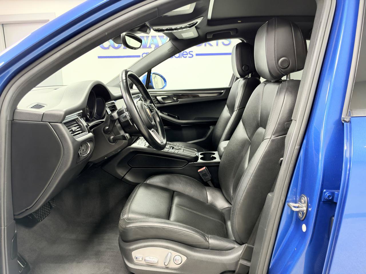 Used 2017 Porsche Macan AWD/4WD image 9