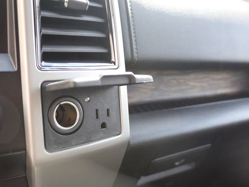 Used 2019 Ford F150 Lariat w/ Equipment Group 502A Luxury AWD/4WD image 14