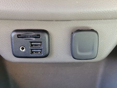 Used 2020 Chevrolet Traverse Premier w/ LPO, Floor Liner Package FWD image 31
