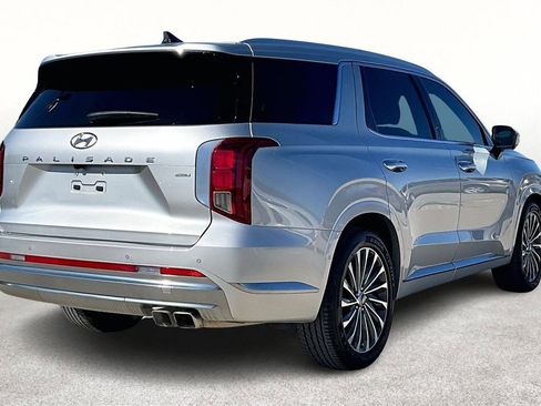 Used 2024 Hyundai Palisade Calligraphy image 2