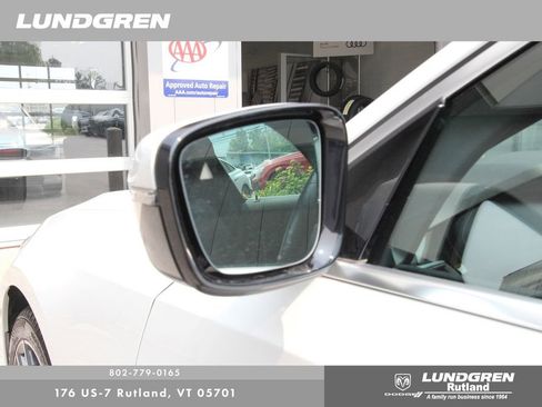 Used 2022 BMW 330i xDrive Sedan w/ Premium Package AWD/4WD image 42