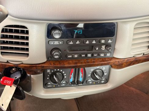 Used 2004 Chevrolet Impala FWD image 20