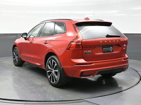 Used 2024 Volvo XC60 B5 Plus AWD/4WD image 5