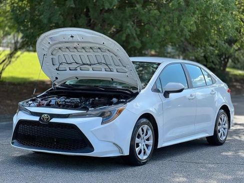 Used 2021 Toyota Corolla LE FWD image 40
