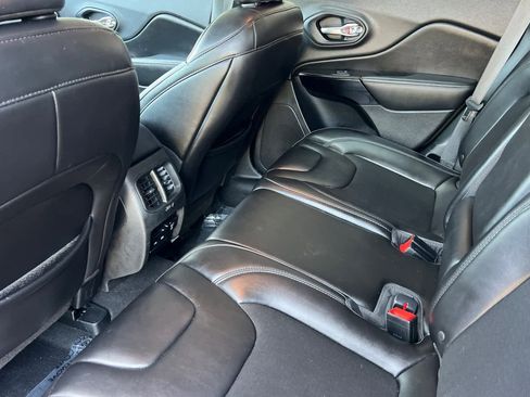 Used 2019 Jeep Cherokee Altitude image 5