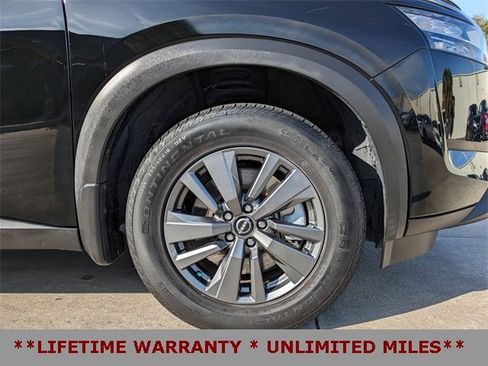 Used 2022 Nissan Pathfinder SV image 12