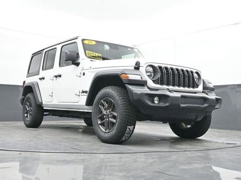 Used 2025 Jeep Wrangler Unlimited Sport AWD/4WD image 44