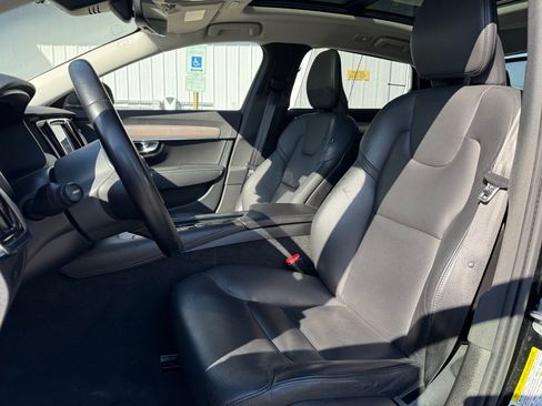Used 2023 Volvo S90 B6 Plus image 8