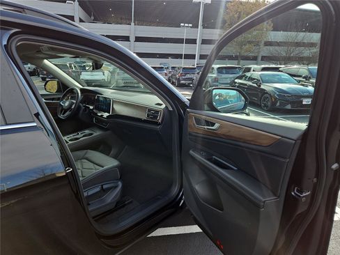 New 2026 Volkswagen Atlas SE image 25