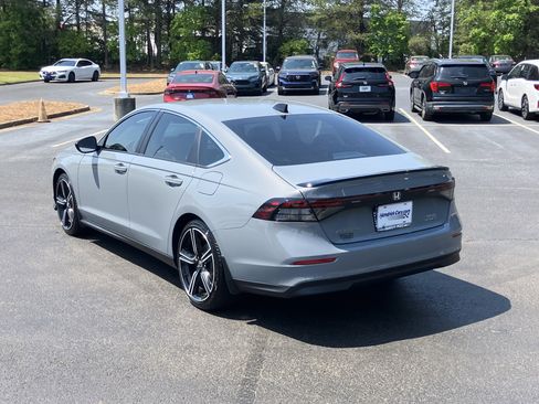 Used 2025 Honda Accord Sport image 8