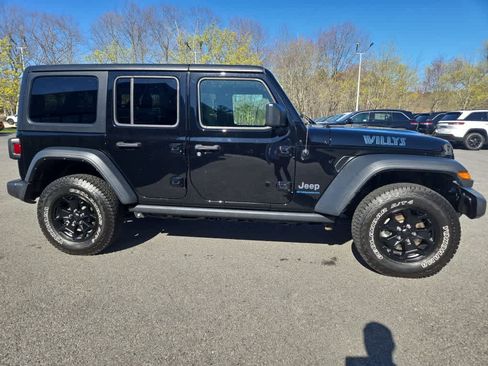 Used 2023 Jeep Wrangler Unlimited w/ Cold Weather Group AWD/4WD image 3