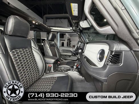 Used 2025 Jeep Wrangler Unlimited Sahara w/ Safety Group AWD/4WD image 22