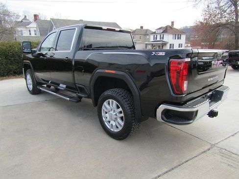Used 2022 GMC Sierra 2500 SLE w/ SLE Value Package; image 8