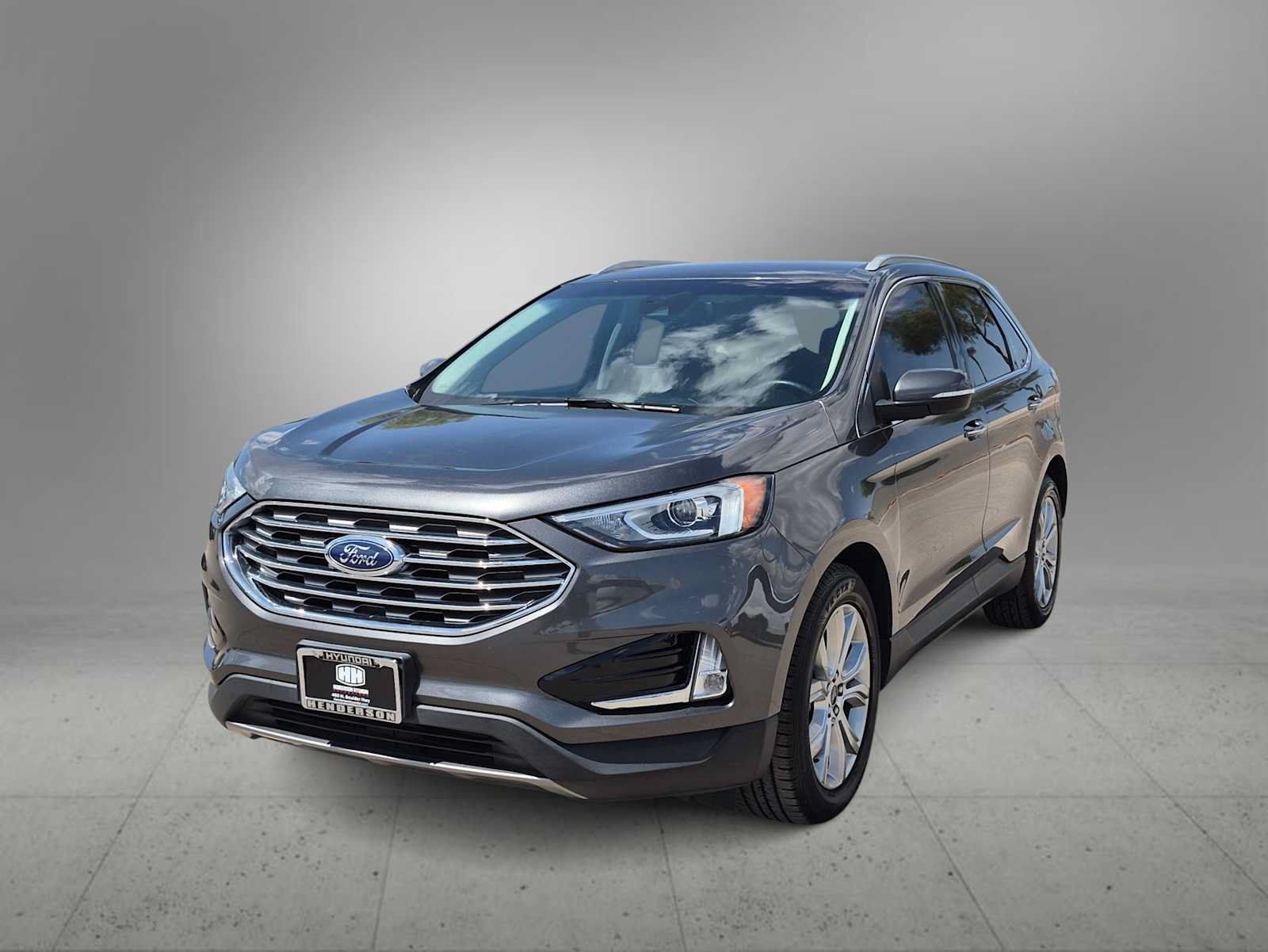 Used 2019 Ford Edge Titanium FWD image 4