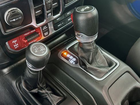 Used 2024 Jeep Wrangler Unlimited Rubicon 4xe AWD/4WD image 23