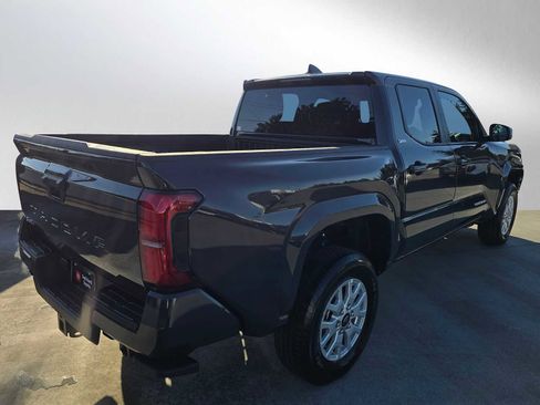 Certified 2025 Toyota Tacoma SR5 image 3