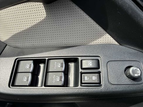 Used 2017 Subaru Forester 2.5i Limited image 15