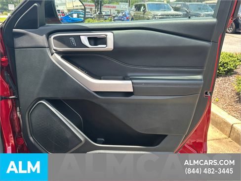 Used 2024 Ford Explorer XLT RWD image 18