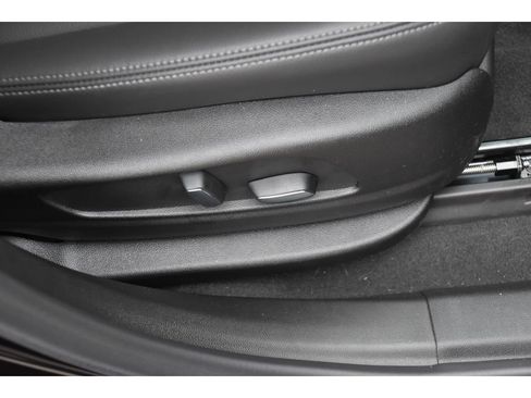 New 2025 Cadillac XT6 Luxury image 31