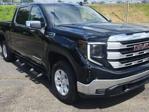 Used 2024 GMC Sierra 1500 SLE AWD/4WD image 2
