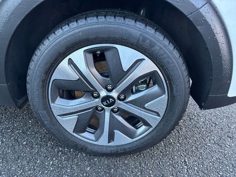 Certified 2019 Kia Niro EX Premium w/ Cold Weather Package 1.0 image 9