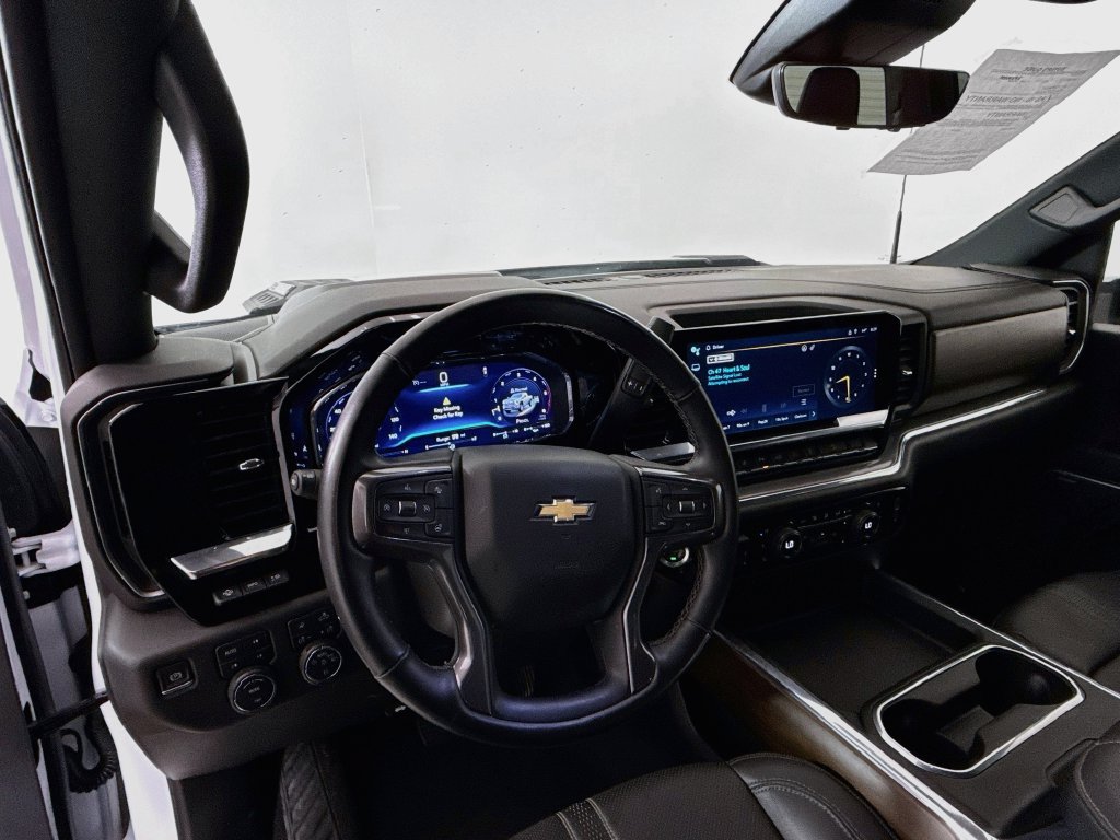 Used 2024 Chevrolet Silverado 2500 High Country w/ Technology Package AWD/4WD image 9
