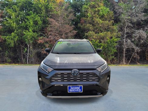 Used 2021 Toyota RAV4 XSE AWD/4WD image 2