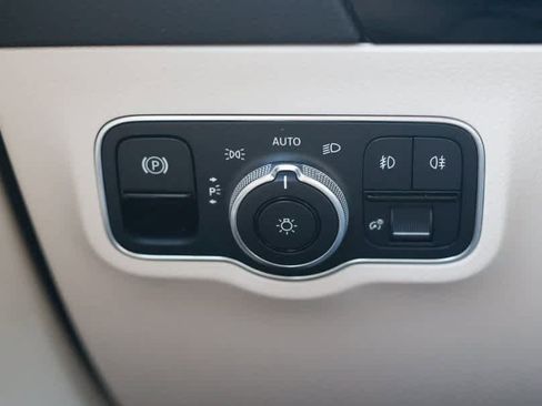 Used 2022 Mercedes-Benz GLA 250 4MATIC image 22