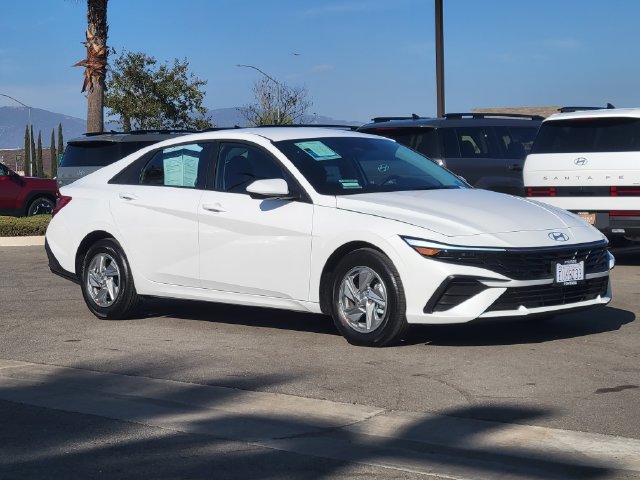 Used 2026 Hyundai Elantra SE FWD image 34