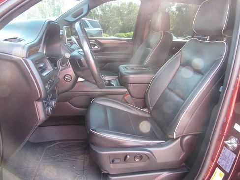 Used 2022 Chevrolet Tahoe Premier AWD/4WD image 18