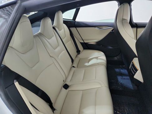 Used 2020 Tesla Model S Long Range Plus image 22