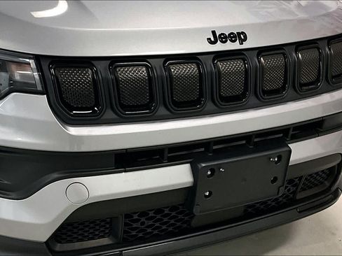 Used 2022 Jeep Compass Latitude AWD/4WD image 30