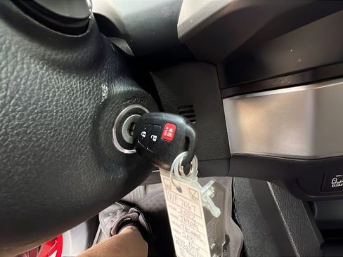 Used 2022 Toyota Tacoma SR5 w/ Technology Package RWD image 24