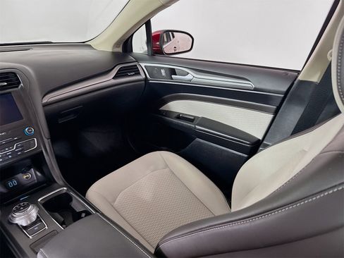 Used 2019 Ford Fusion SE w/ Equipment Group 151A image 19