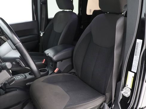 Used 2017 Jeep Wrangler Unlimited Sport image 15
