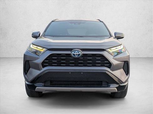 Used 2022 Toyota RAV4 SE w/ Convenience Package AWD/4WD image 2