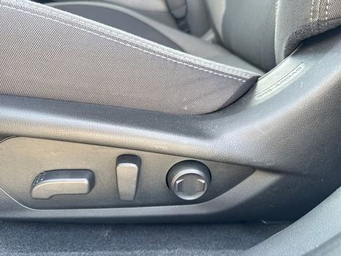 Used 2025 Subaru Crosstrek 2.0i Premium image 25