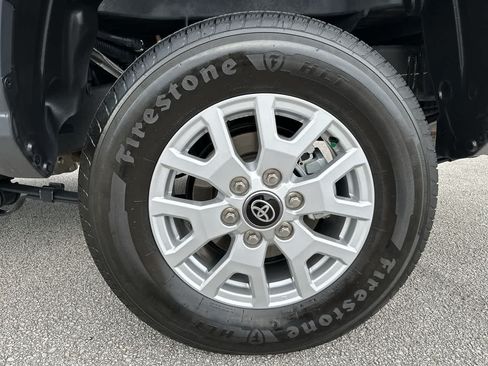 Used 2025 Toyota Tacoma SR AWD/4WD image 13