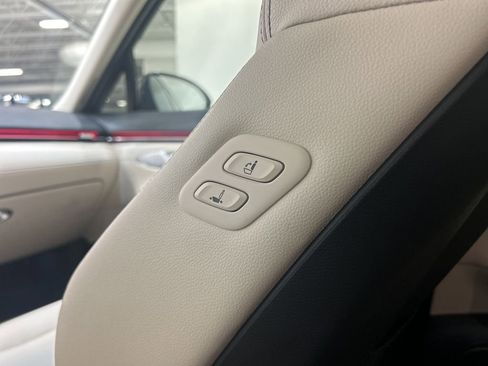 Used 2026 Genesis GV70 2.5T Advanced image 24