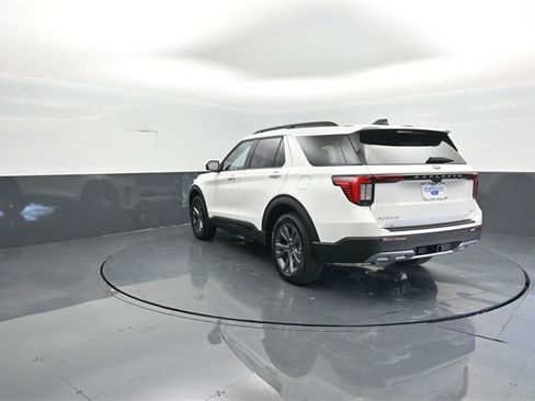 New 2026 Ford Explorer Active w/ Active Comfort Package image 5
