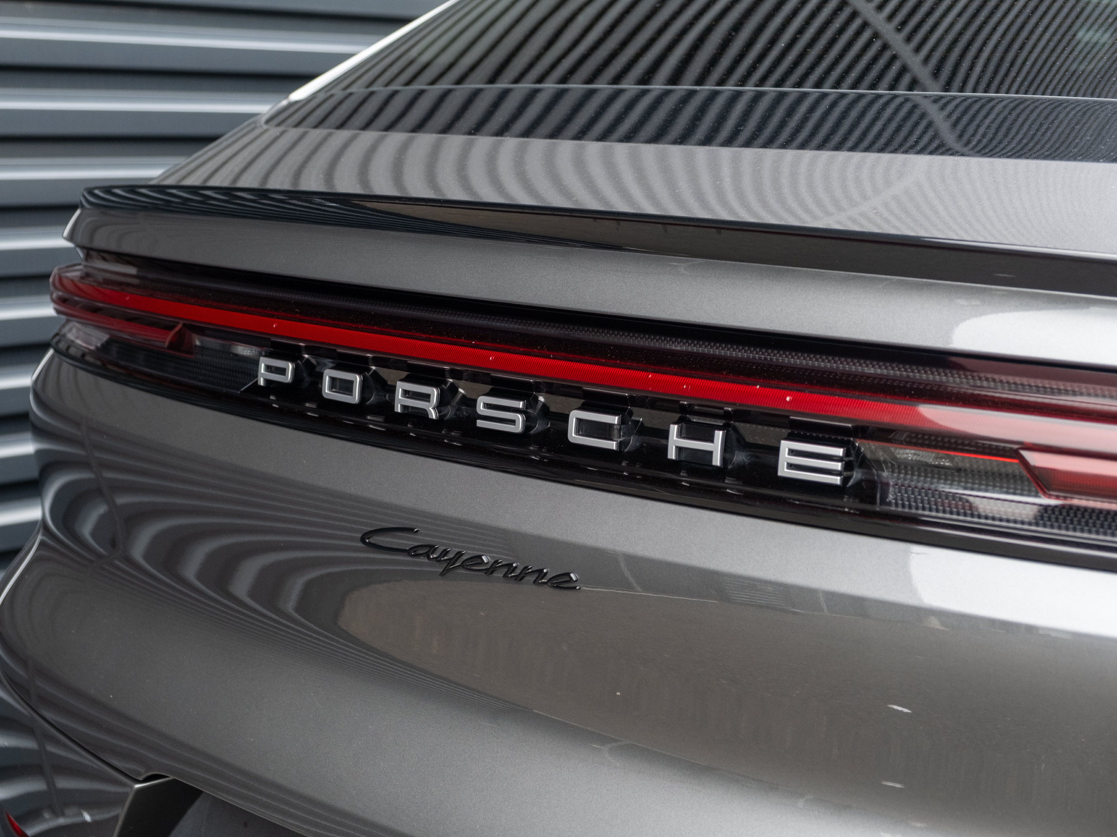 Used 2024 Porsche Cayenne Coupe AWD/4WD image 20