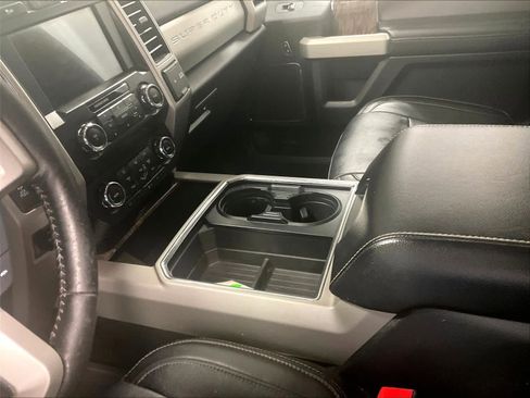 Used 2019 Ford F250 Lariat w/ Lariat Ultimate Package image 20