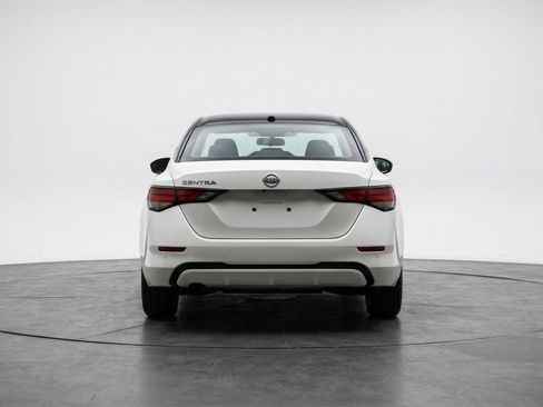 Used 2025 Nissan Sentra SV image 7