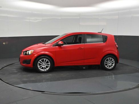 Used 2015 Chevrolet Sonic LT w/ Fun and Sun Package FWD image 4