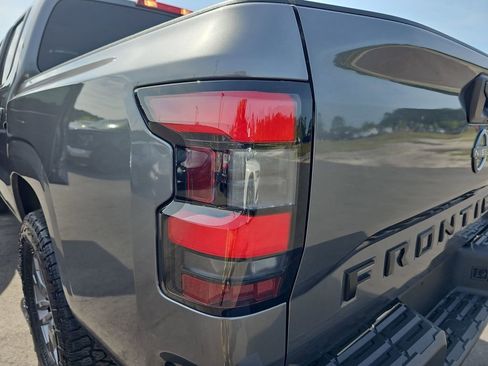 Used 2025 Nissan Frontier SV RWD image 36