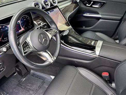 Used 2025 Mercedes-Benz GLC 300 4MATIC image 10