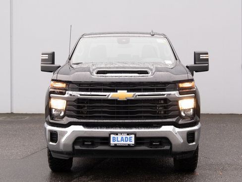 Used 2024 Chevrolet Silverado 3500 LT image 15